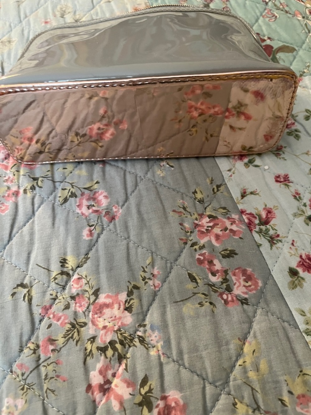 Ted Baker Grey Patent Cosmetic Pouch with Rose Gold Bow - Picture 4 of 9